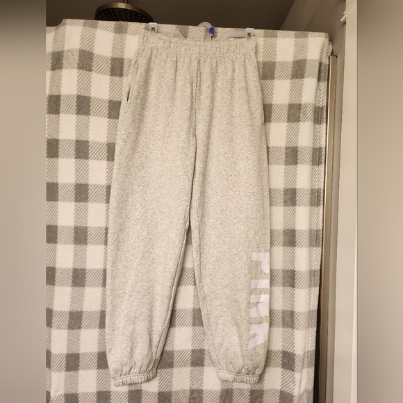 Victorias Secret PINK set *grey* NWT - Picture 3 of 3